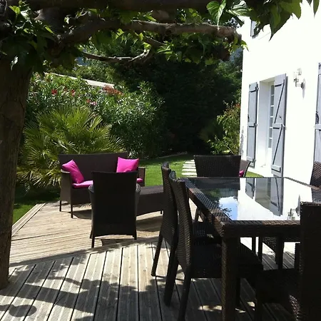 Beau T3 Spacieux, Rez De Jardin Avec Piscine